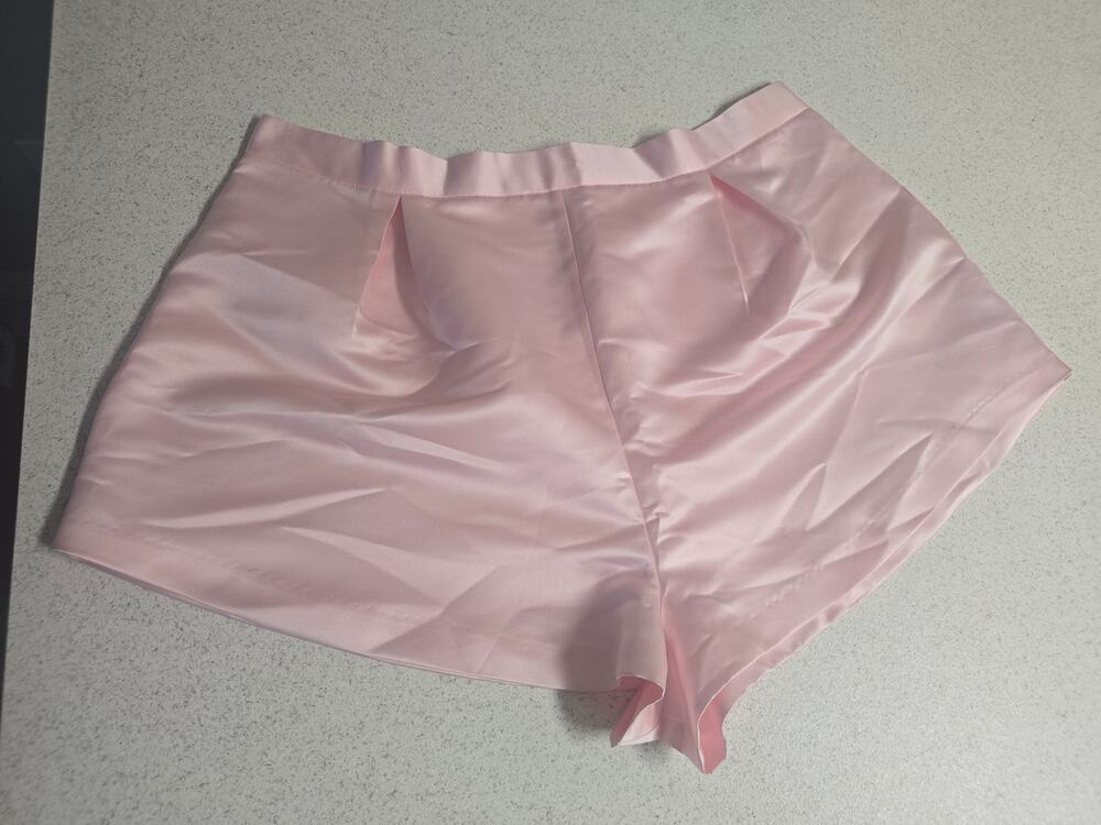 ASOS DESIGN Curve Pink Satin Dress Shorts Women's US 20 Pleated High Waist